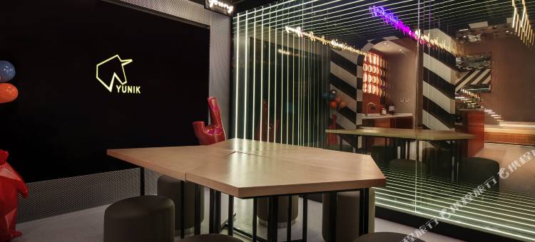 YUNIK电竞酒店(上海延安西路店)图片
