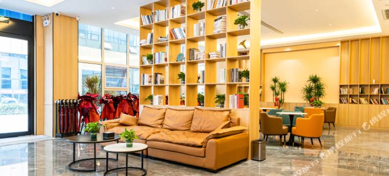 卓影电影酒店(青岛胶东国际机场胶东地铁站店)图片