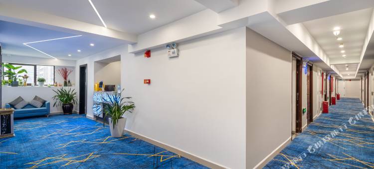 鸿顺欢享酒店(花溪大学城店)图片