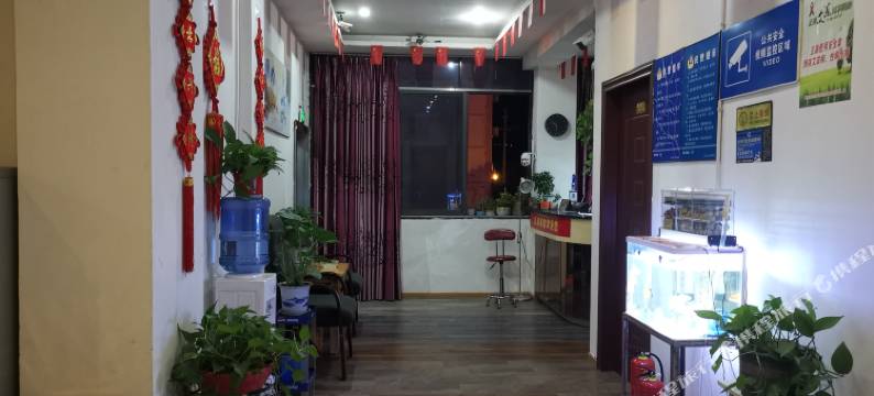 苍溪江边宾馆图片