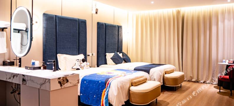 青岛黑鲸hotel(万达CBD南京路店)图片