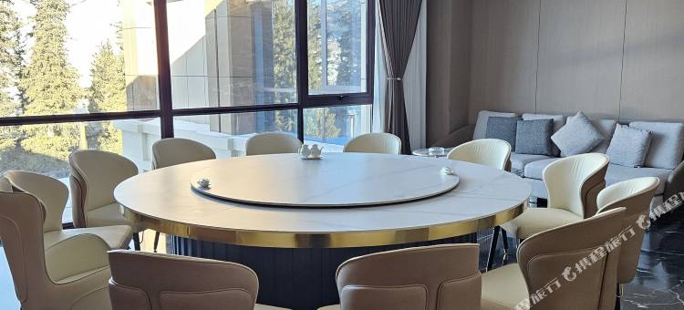 云龙栖大酒店(果子沟观景台店)图片