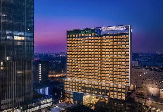 环球6万里·国际酒店（成都火车南站地铁站店）外景图