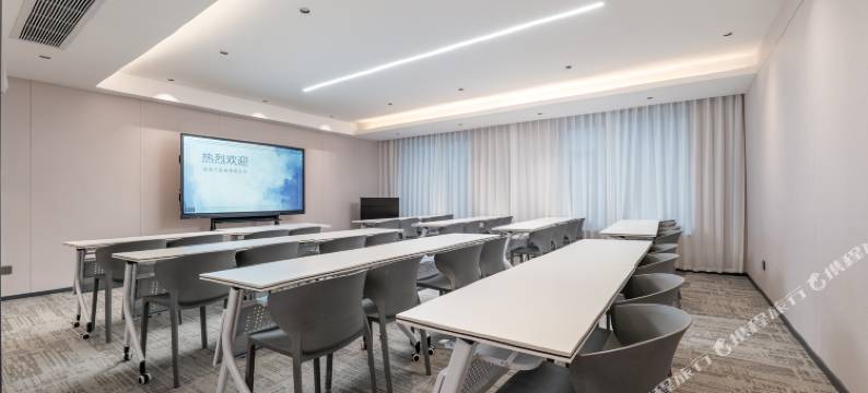 爱丽丝精品酒店(洪浪北地铁站店)图片