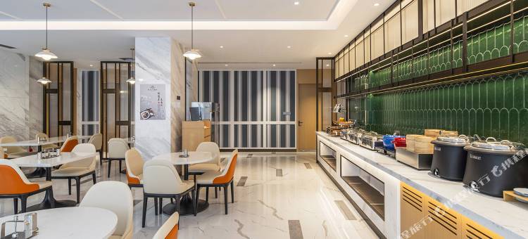 白玉兰酒店(平南中心广场店)图片