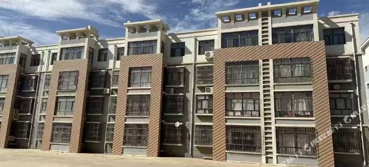 额济纳旗胡杨林精品民宿图片