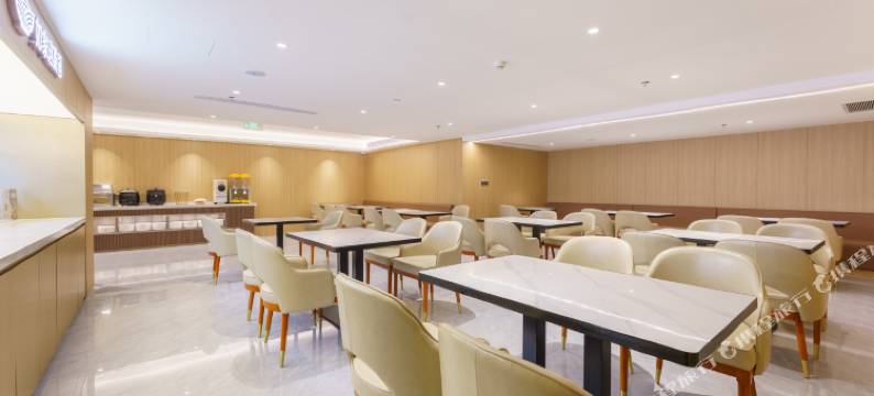 柏丽艾尚国际酒店(大连星海公园黑石礁地铁站店)图片