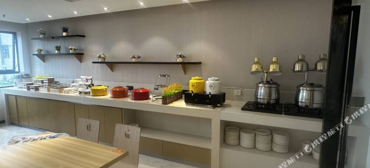 欢纳酒店(武汉万松园美食街王家墩东地铁站店)图片