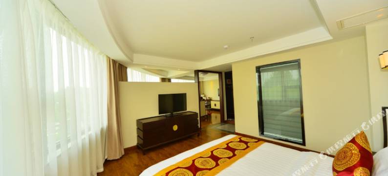 硕东来酒店(乳山南站店)图片