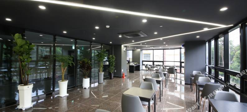 李巴久酒店(Rivage Hotel)图片