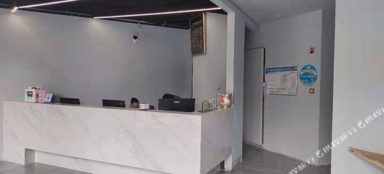 飞鱼电竞民宿(赣州开发区万达店)图片