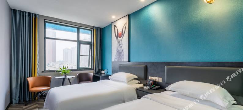 梧桐精品主题酒店(南阳卧龙岗火车站店)图片