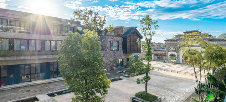 融水老君洞道天下假日酒店图片