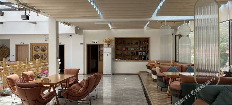 邓玛雄察大酒店图片