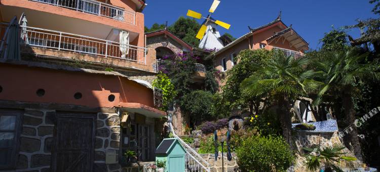 丽江逸人水岸城堡客栈图片