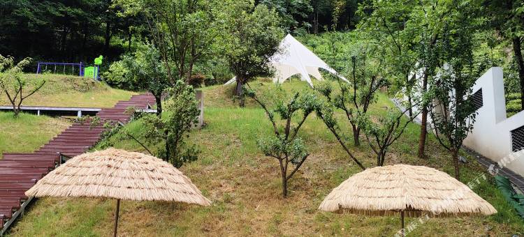 南溪·春风十里荒野度假酒店(神农架木鱼店)图片