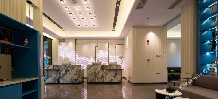 CEO·向岸酒店(金华大堰河街轻轨站万达广场店)图片