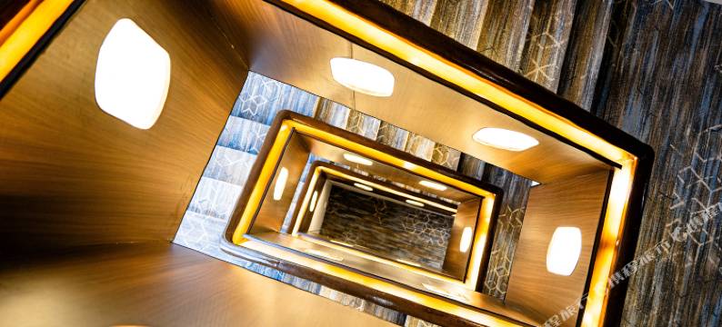 青岛黑鲸hotel(万达CBD南京路店)图片