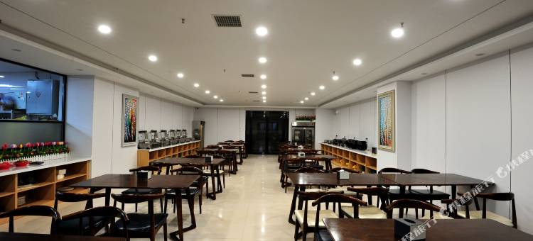 银成假日酒店(驻马店高铁西站店)图片