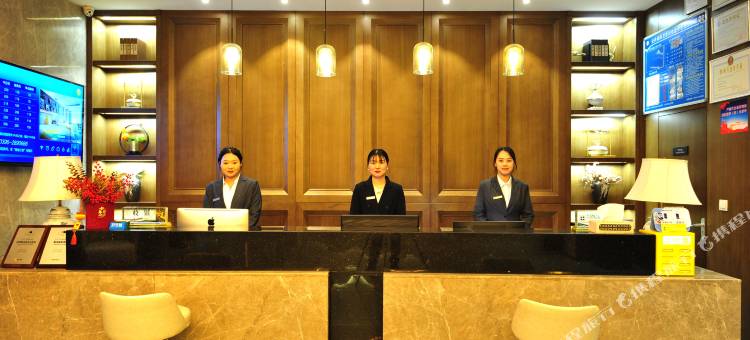 银成假日酒店(驻马店高铁西站店)图片