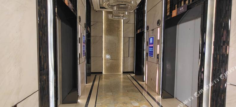 哪吒太空舱民宿(昆明环城南路店)图片