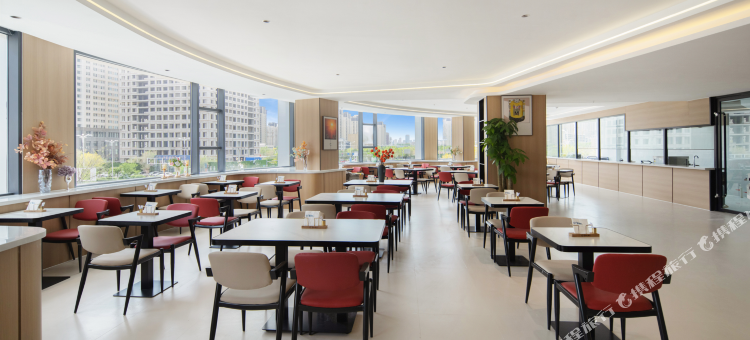 颐朵酒店(赤峰高铁站天王商务店)图片