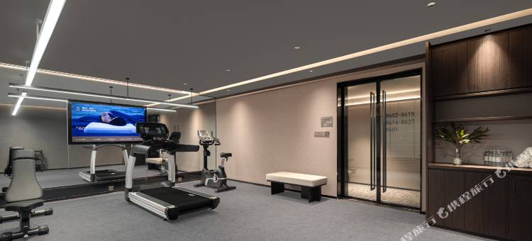 威海站韩乐坊不夜城亚朵酒店图片