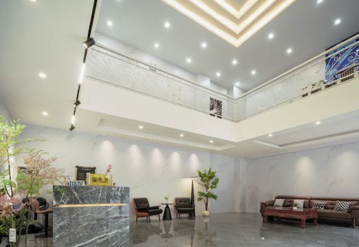 Fenghuang Kaibin Hotel Hotel Overview