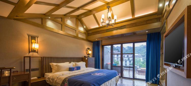 凤凰等你来三生三世江景庭院民宿(凤凰古城沱江店)图片