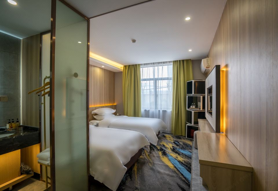  Hotel Overview