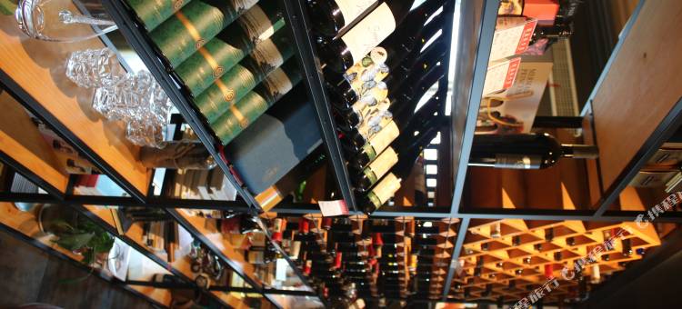 锌宏咖啡酒店(南充高坪万达广场店)图片