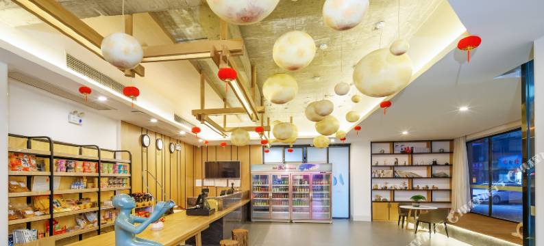 见景电影酒店(岳阳美食街店)图片