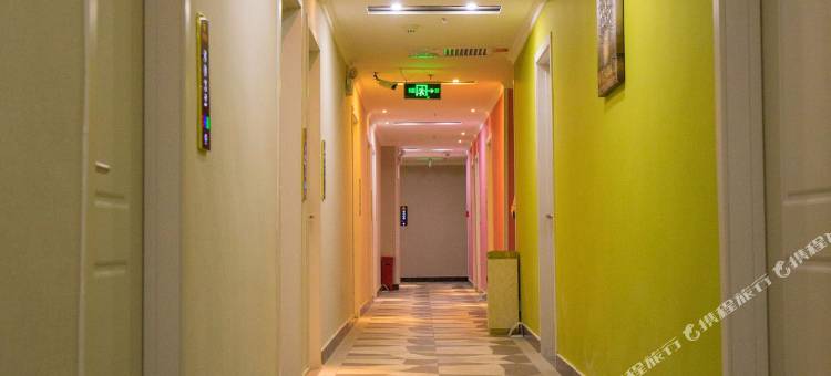 派酒店(乌鲁木齐植物园地铁站店)图片