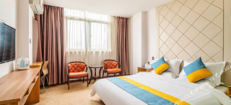 乐程假日酒店(盐城宝龙广场万达店)图片