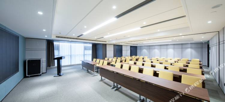 眉山市政务中心苏源路亚朵酒店图片