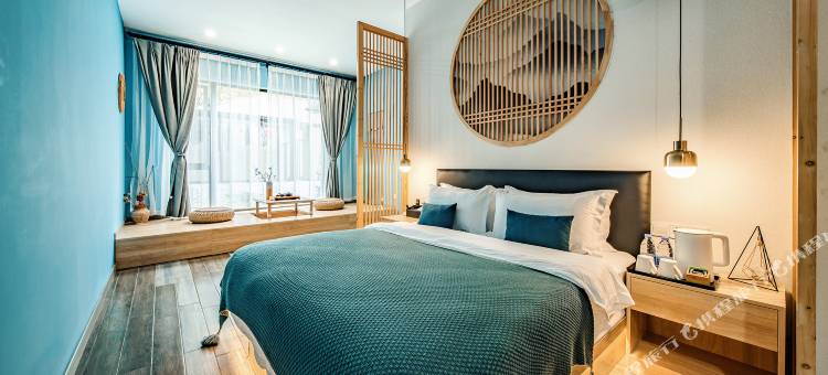 峨眉山印主题山与湖酒店图片