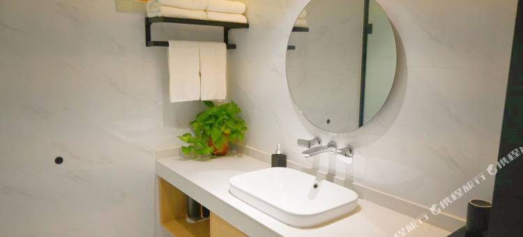 怡心城居酒店公寓(洛阳泉舜购物中心音乐喷泉店)图片