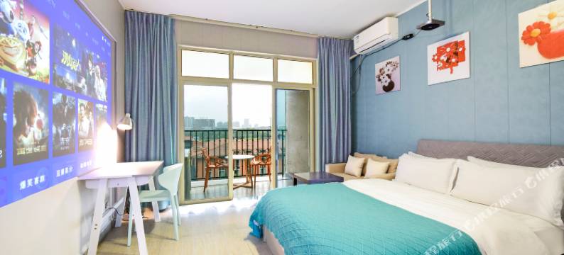 小时代影视民宿(重庆大学城熙街店)图片