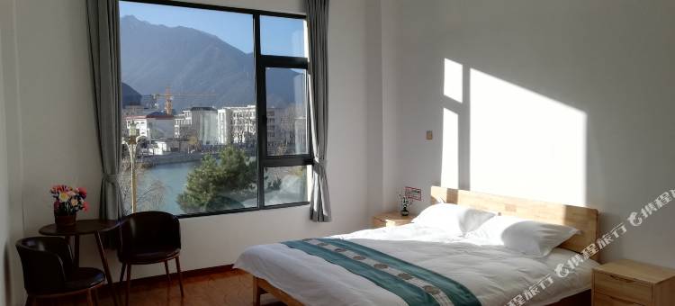 山河故里酒店(林芝比日神山店)图片