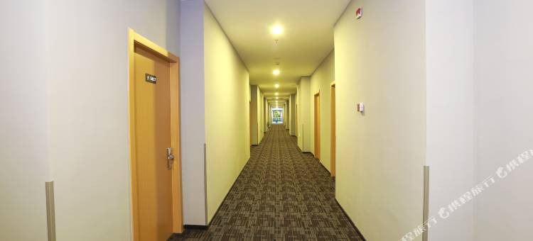 布丁严选酒店(杭州丁兰龙湖天街桃花湖地铁站店)图片