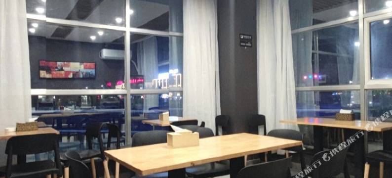 巴楚新湾假日酒店图片