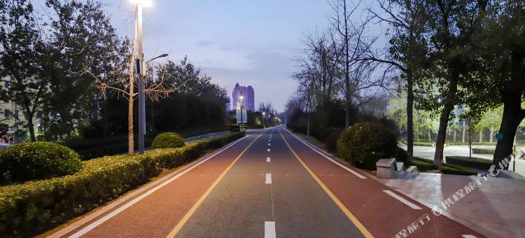 铂悦连锁酒店(人民路漯河市第二高级中学店)图片