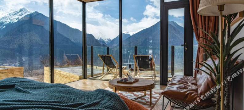 果然桃里酒店(林芝波密店)图片