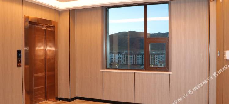 玛沁格萨尔大酒店图片