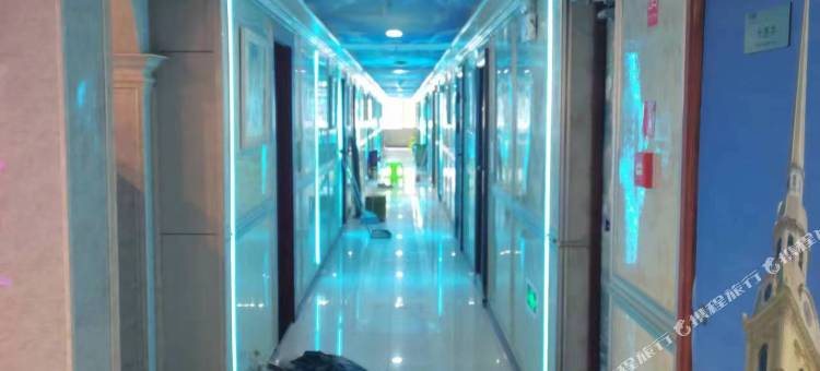 名流电竞酒店(贵阳花果园财富广场店)图片