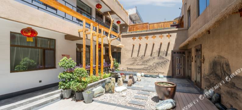 嘉峪关西域客栈(名嘉汇店)图片