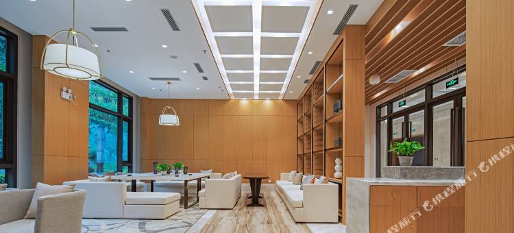 西畴隆兴山居酒店图片