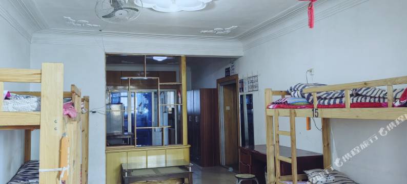 高度青年长租房(王府井绳金塔地铁站店)图片