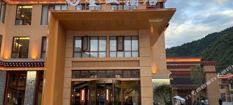 白玉县河坡手造城金工酒店图片