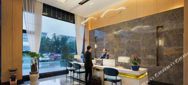 四月天欢朋酒店(遂宁物流港健坤城店)图片